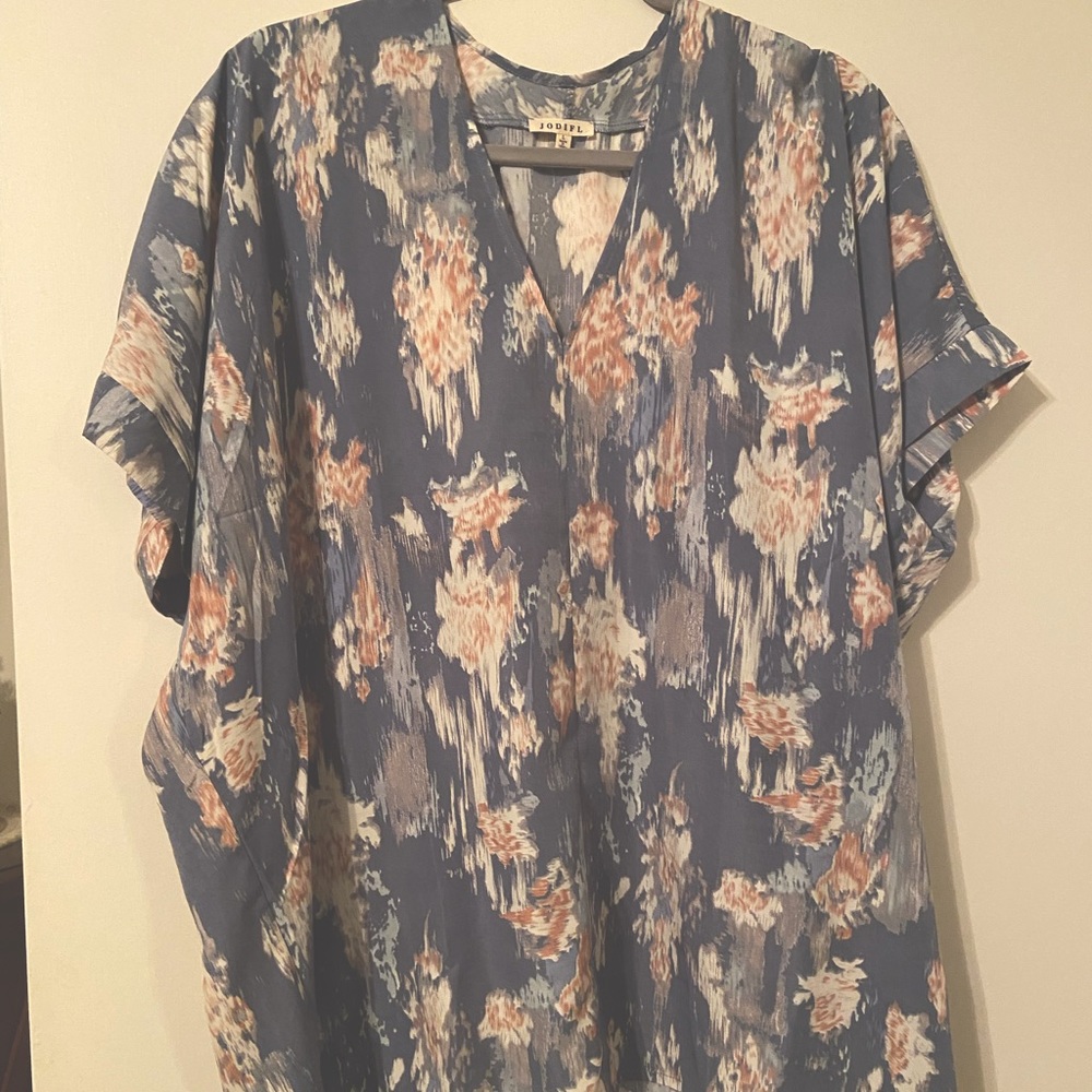 Boutique shirt never worn! Size L (oversized)